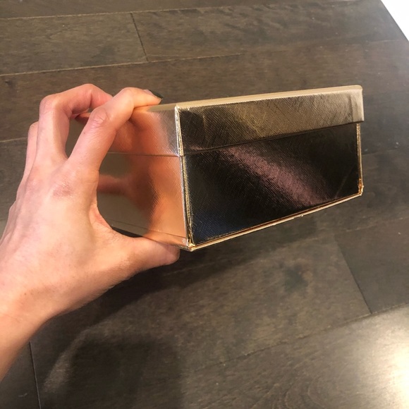 Gold Box - Picture 3 of 3
